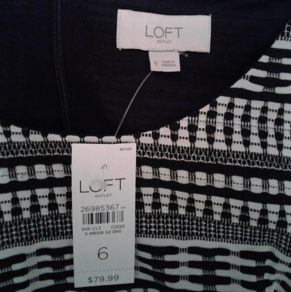 Loft Textured Dress - Picture 3 of 6